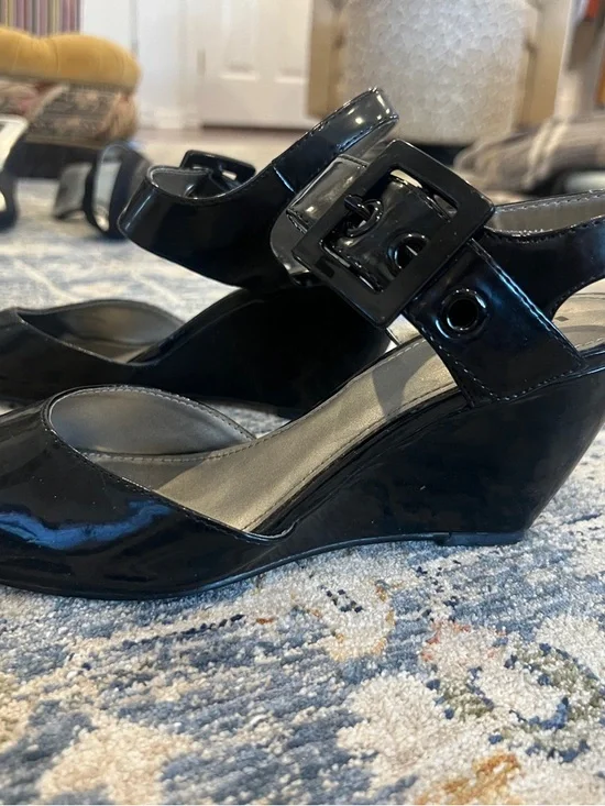 Apt 9 Women's Black Patent Peep-Toe Slingback Heels - Picture 3 of 11